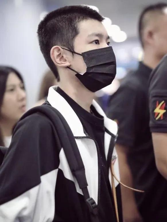 tfboys还有两年就解散了吗,tfboys三小只现在年龄