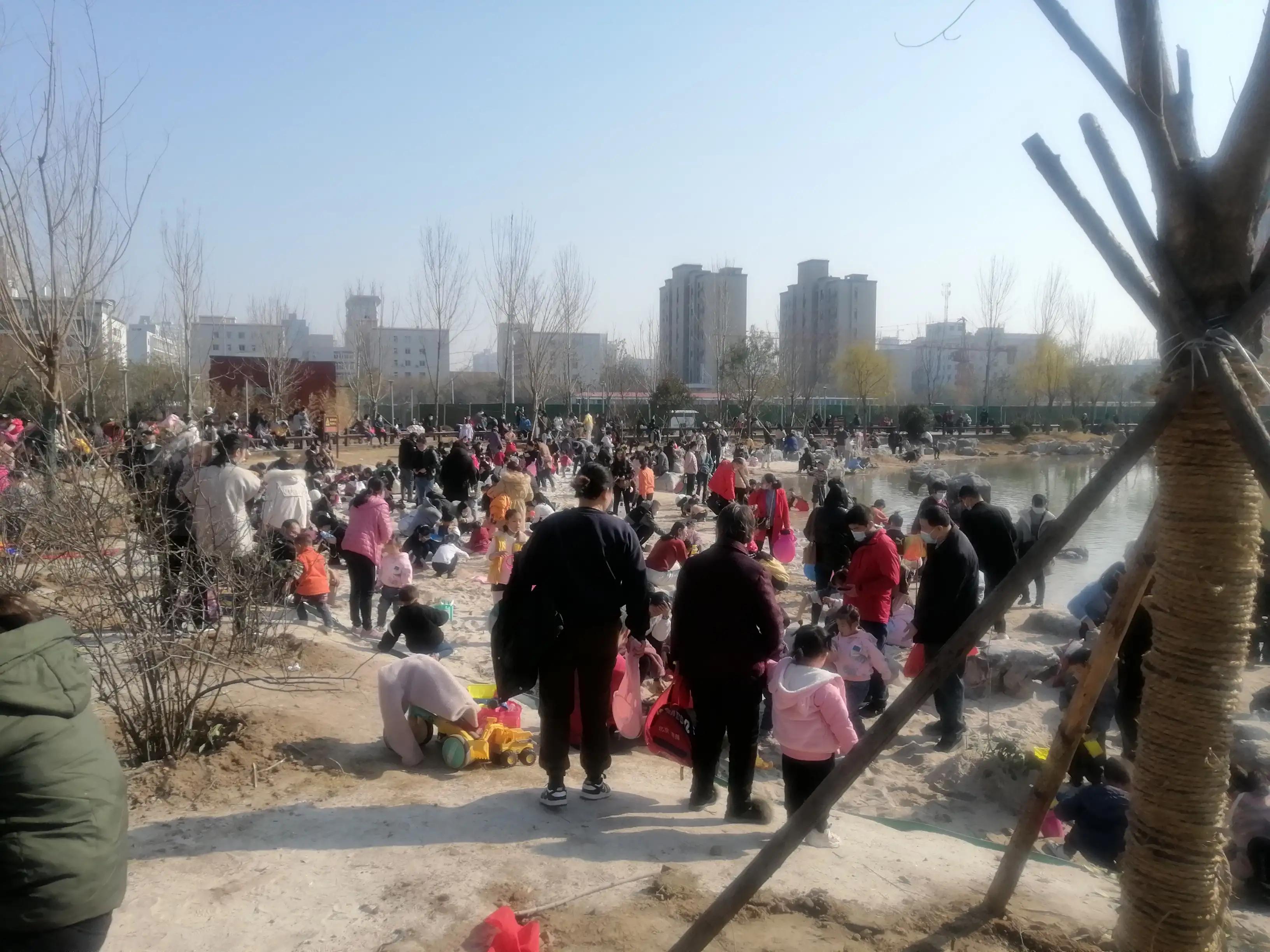 郑州青少年公园地下停车场,郑州青少年公园篮球场