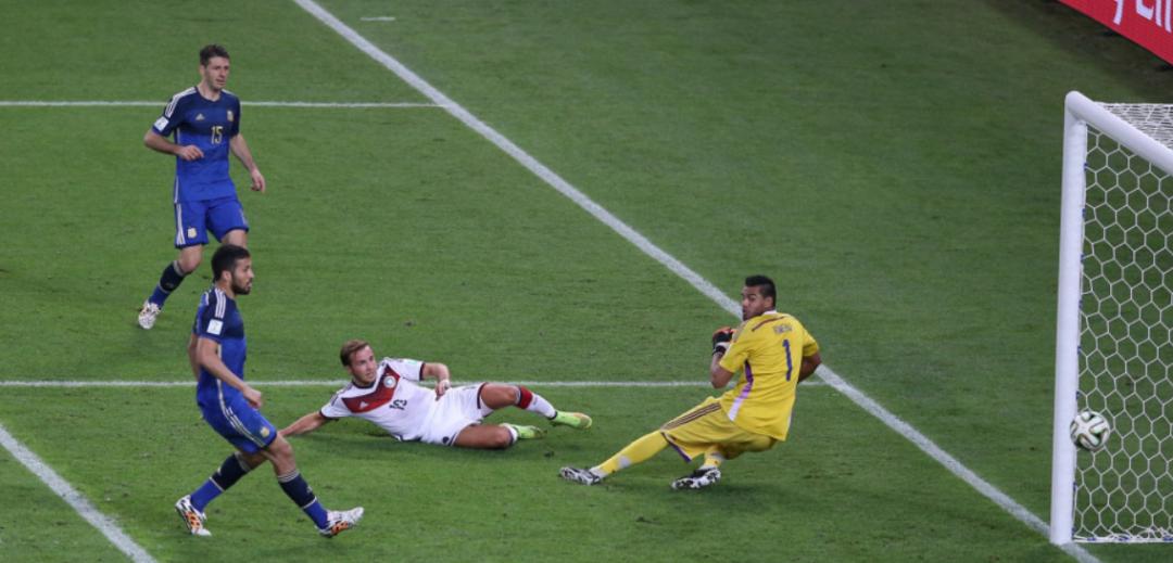 国足02年世界杯回忆杀,世界杯回忆杀来了2022世界杯