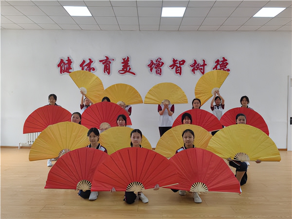 活力社团风采展示,缤纷社团绽光彩