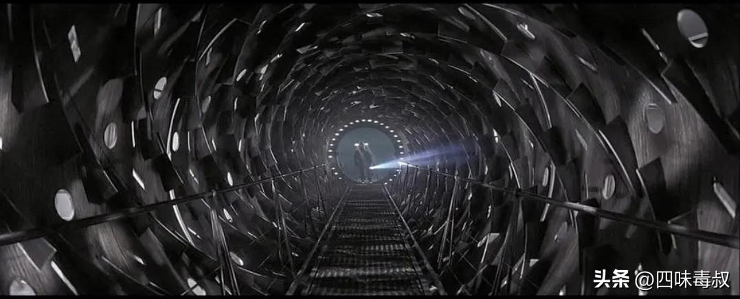 当飞船撞见魔鬼,神学便附体在科学身上