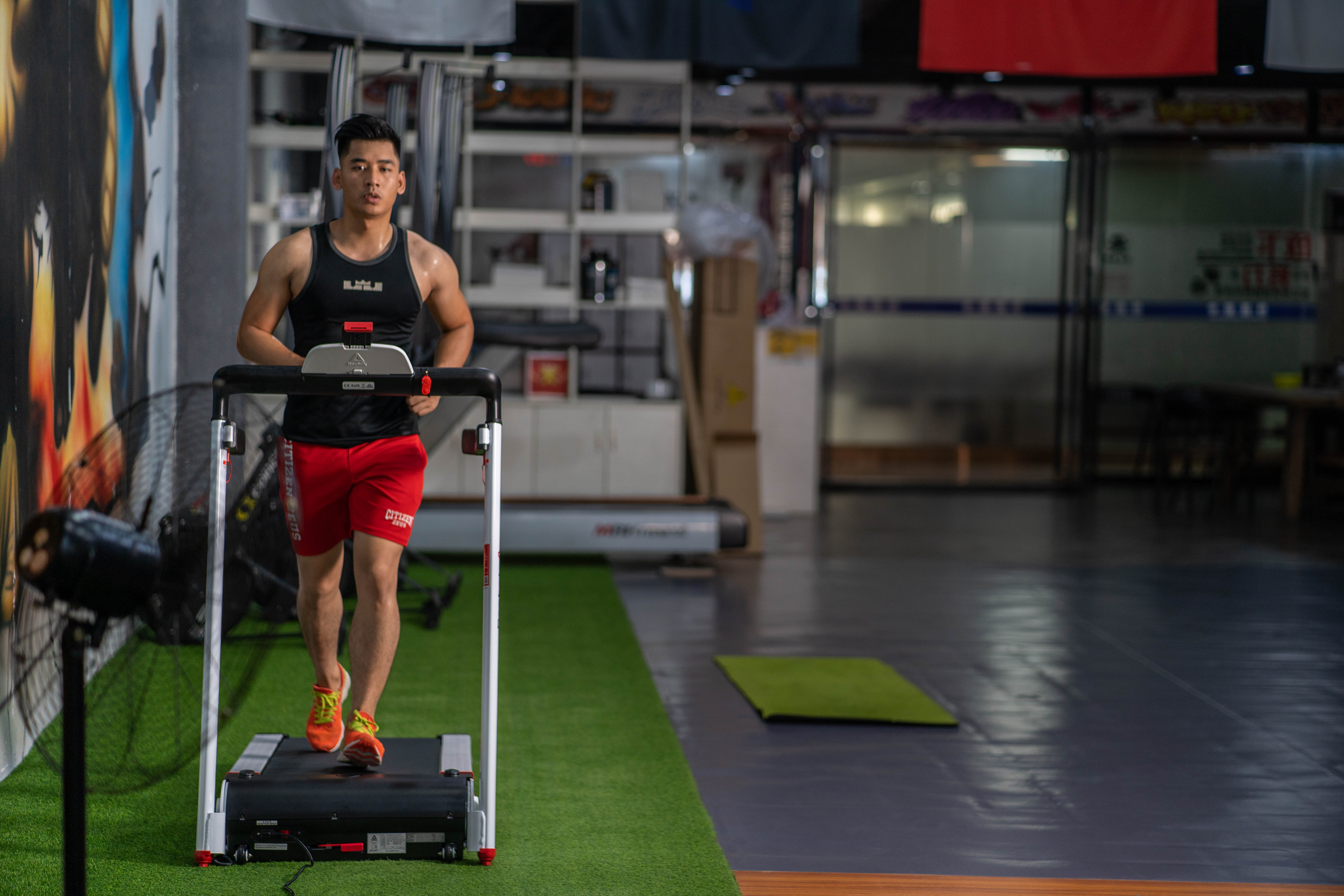 阐述居家体育锻炼,居家健身放松筋膜的5种器材