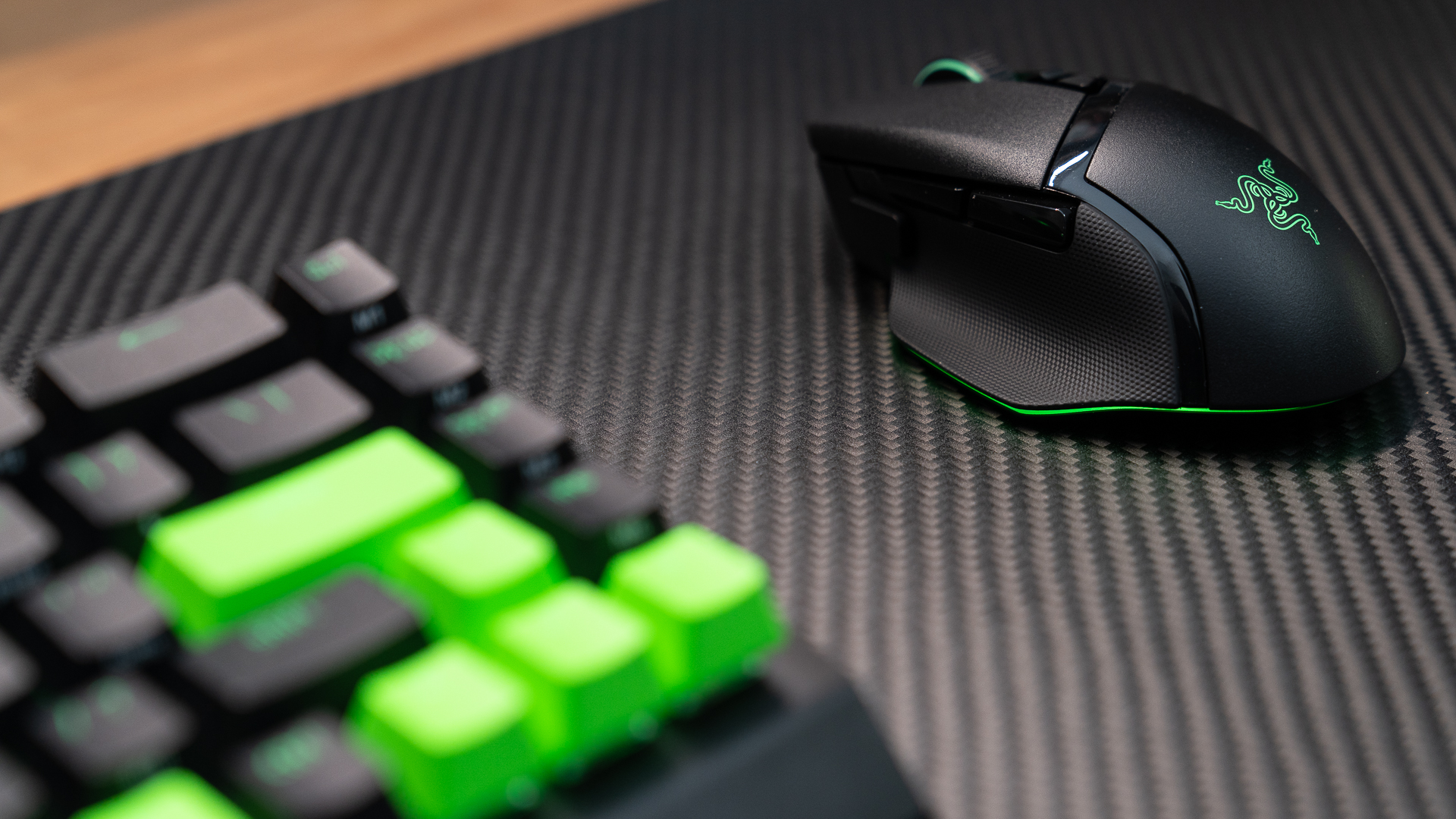 颜值高性能好的雷强竿,雷蛇巴塞利斯蛇v3值不值得入手