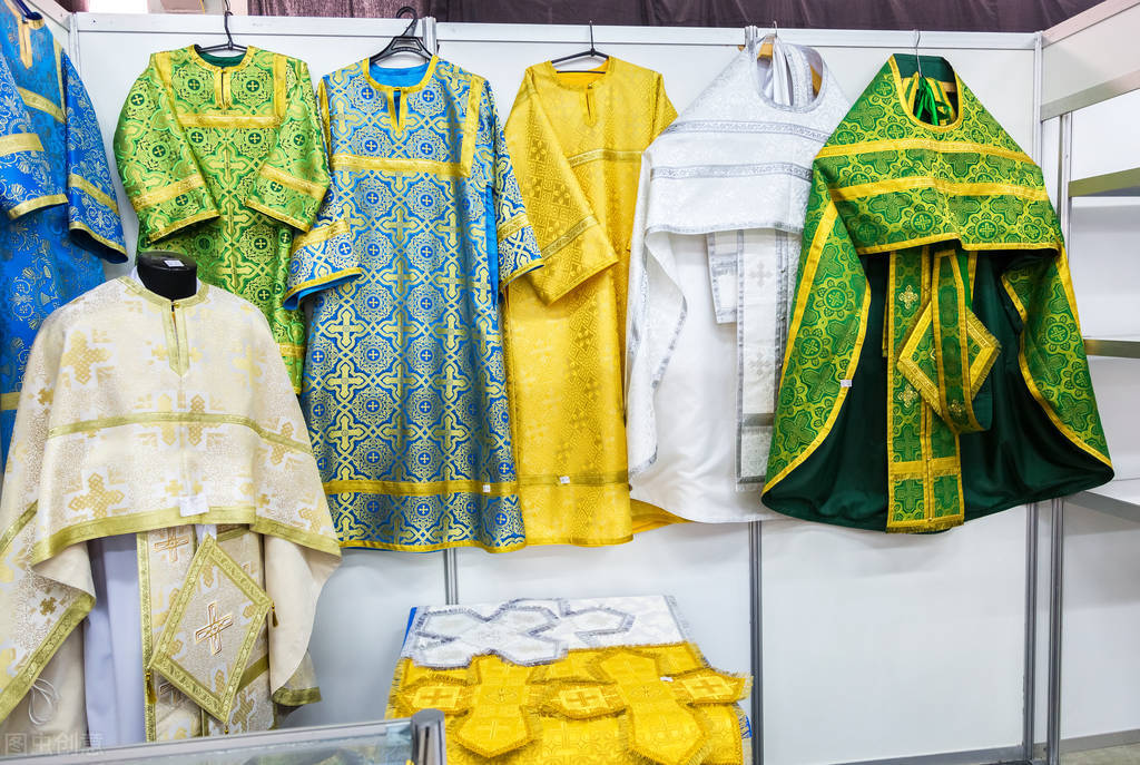 怎样分析流行趋势,如何提升时尚感和个人风格