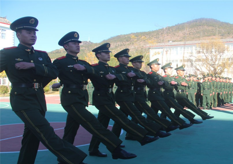 每一次蜕变，都是刻骨铭心：军校的苦，究竟该怎么吃？