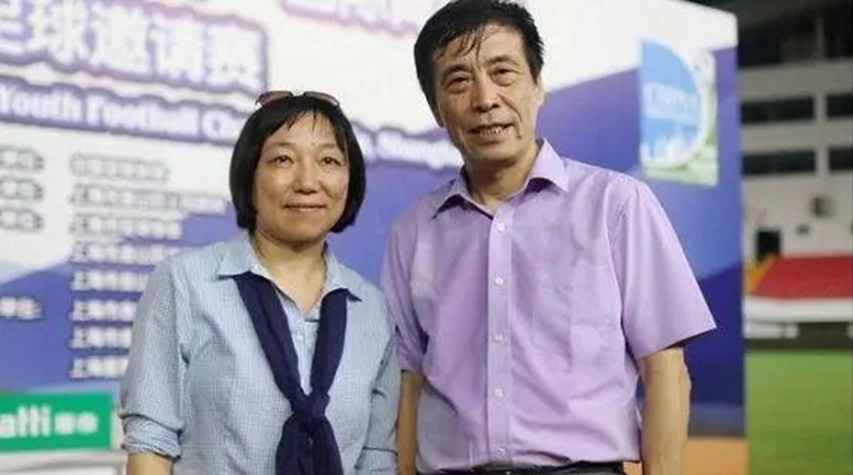 上午10点！陈戌源下课被辟谣，名记曝光新身份，地位明显不如以前