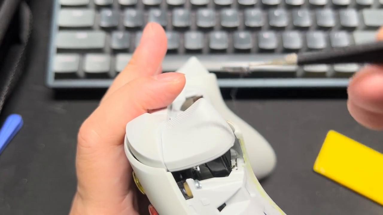 xbox手柄按键回弹粘连,xbox手柄按键有粘滞感怎么修复