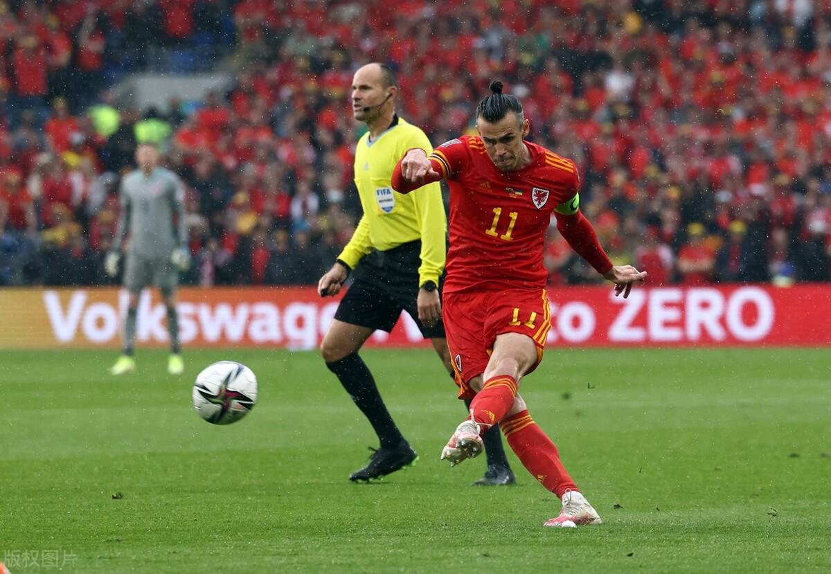 梅西c罗单场任意球双响合集,国际友谊赛梅西五子登科