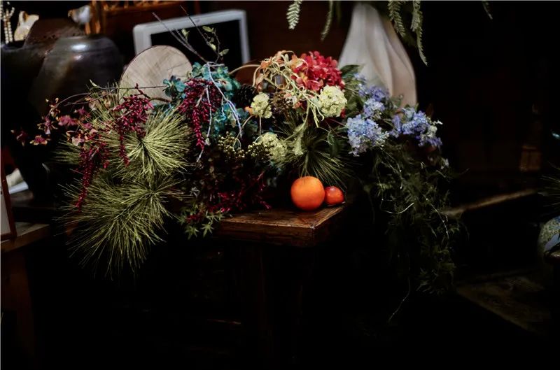 从义乌1平米小摊到拥有2家花店，他把仿真花“插活了”