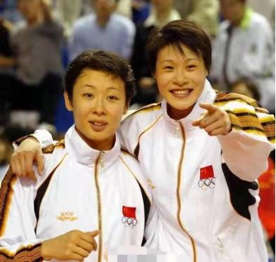 冯坤嫁给泰国女排教练,女排队长冯坤结婚了吗