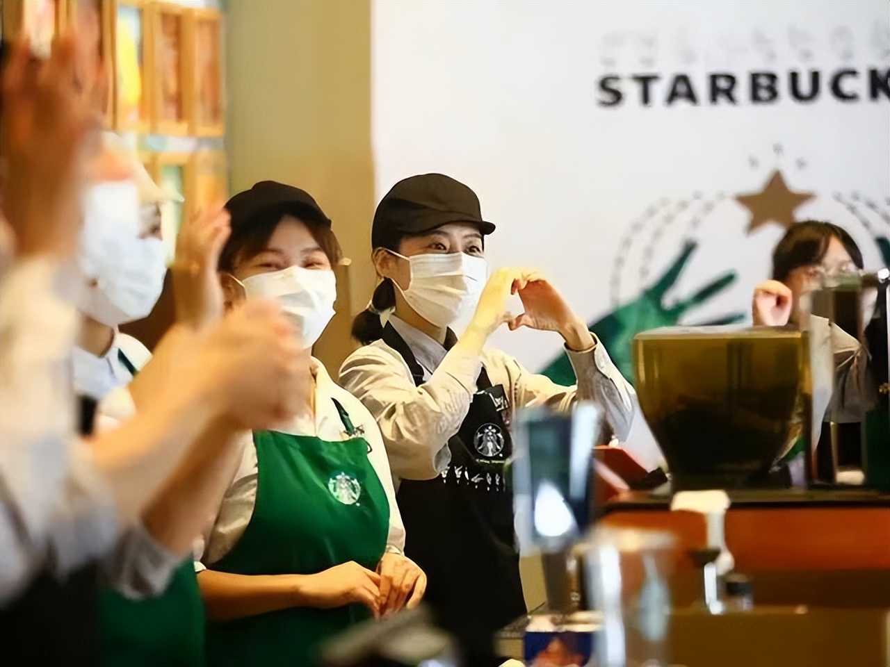 星巴克计划为美国门店咖啡加薪,星巴克晋升有多快