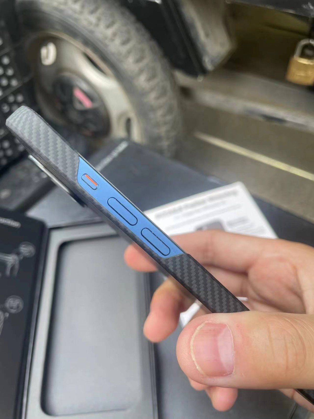 pitaka手机壳对比苹果原装壳,pitaka手机壳什么材质