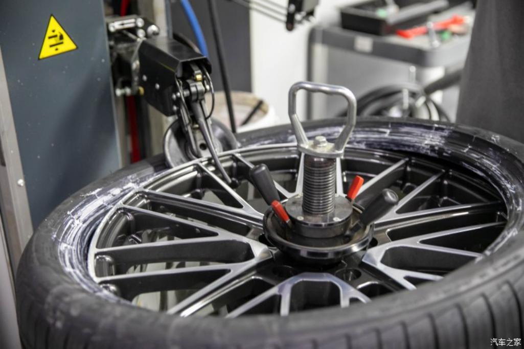 青岛保时捷panamera,保时捷panamera原车19寸轮毂