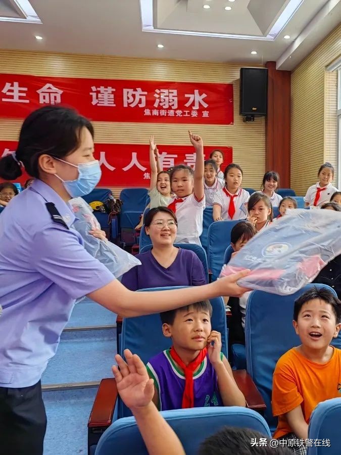 焦作站派出所：夏日炎炎，法制宣传进校园
