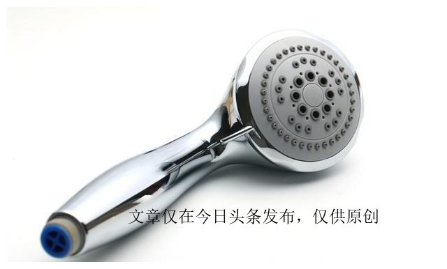 过期的牙膏先不要扔,家里牙膏用完扔掉