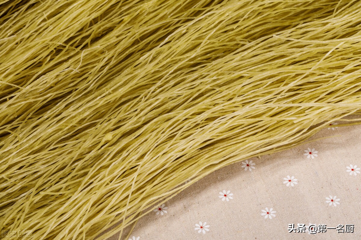 市场卖的红薯粉条真假怎样鉴别,怎样鉴别红薯粉条的真假