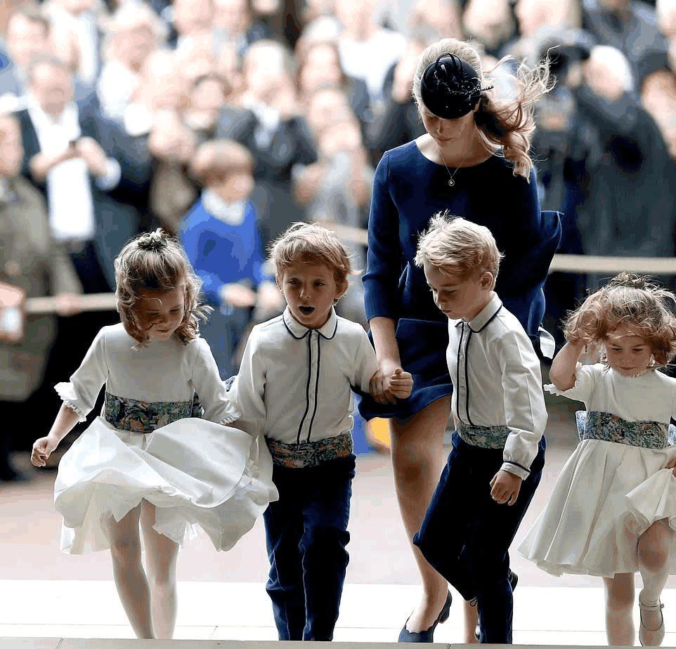 英国女王伊丽莎白二世一生照片,英国维多利亚女王和伊丽莎白女王