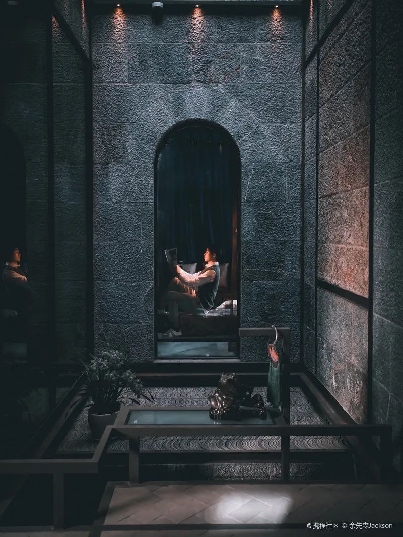 拜托！喝一杯价值8000多万的古树茶，住雪山博物馆酒店，超酷欸