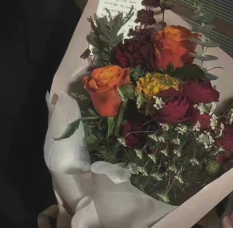 适合说说置顶的伤感文案,置顶语微信文案伤感