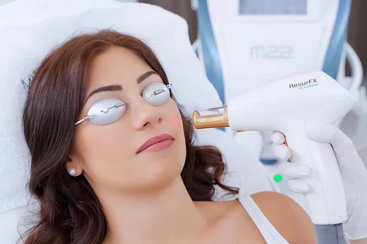 如何从黄黑皮逆袭冷白皮,如何从黄黑皮逆袭冷白皮男