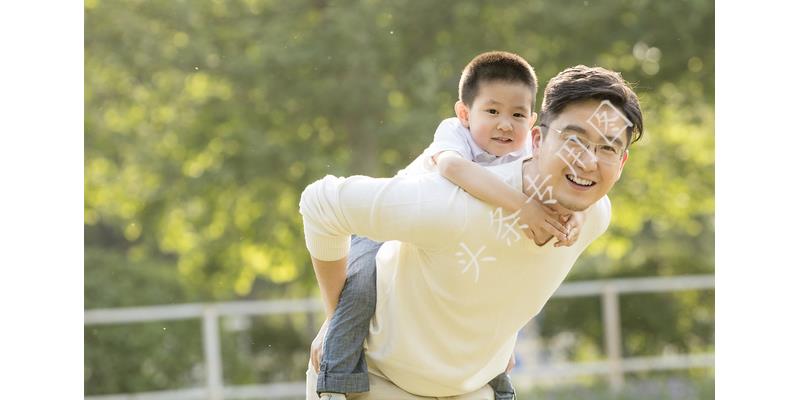 父母去医院没钱心里难受吗,家人住院自己也没钱简直崩溃
