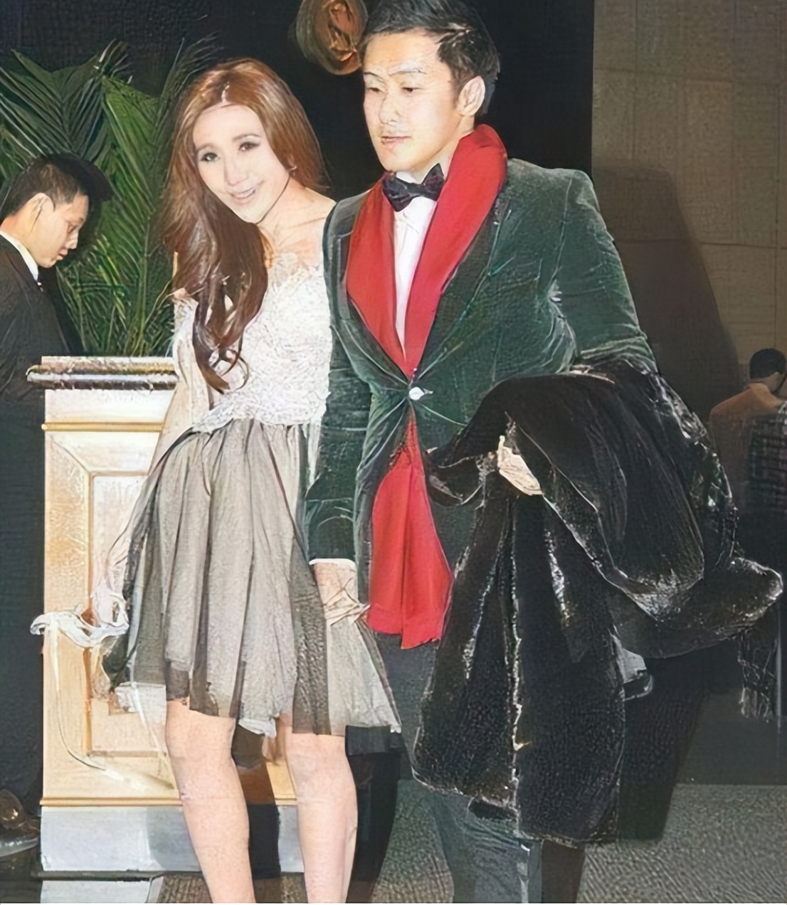 何超盈婚后低调,何超盈几岁结婚