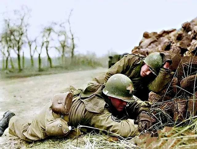 为了省点铝材造飞机 二战土豪美军 居然推出了这几种特殊的*用军**水壶