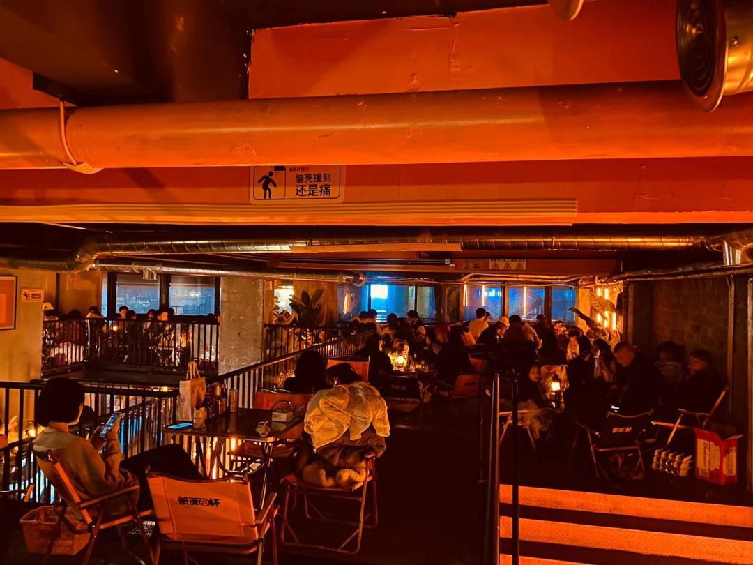 隘口突围：酒水经销商这三年，亲自下场做酒吧