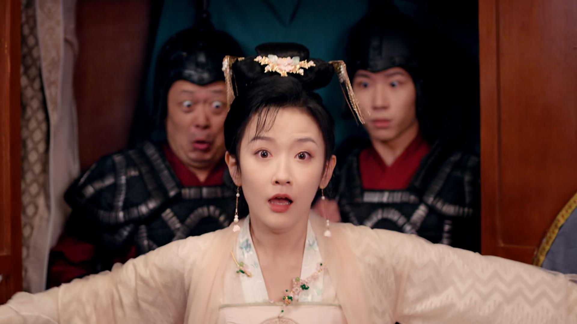 城主大人1：女子被迫穿男装当皇帝，成年后还被妃子追着要同房！