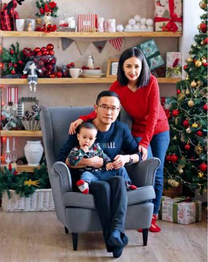 哈萨克斯坦美女爱上中国小伙，在恋爱中抓住跨国商机，他们赚大了