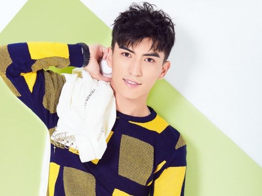 这部网大上线就热度第一,口碑却两极分化,堪称低配《拆弹专家》