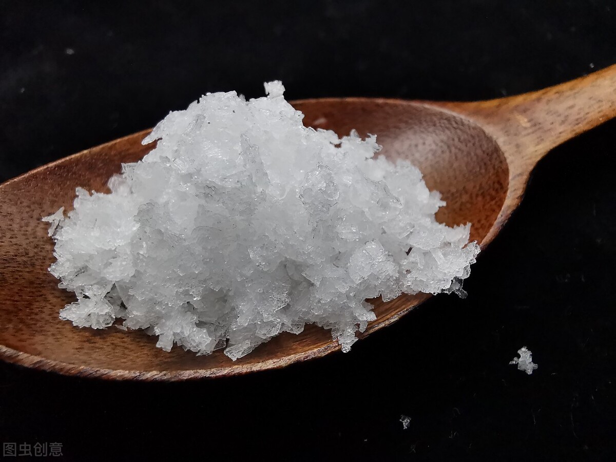 小苏打加洗衣粉洗衣服的正确方法,怎么快速去除衣服上的洗衣粉痕迹