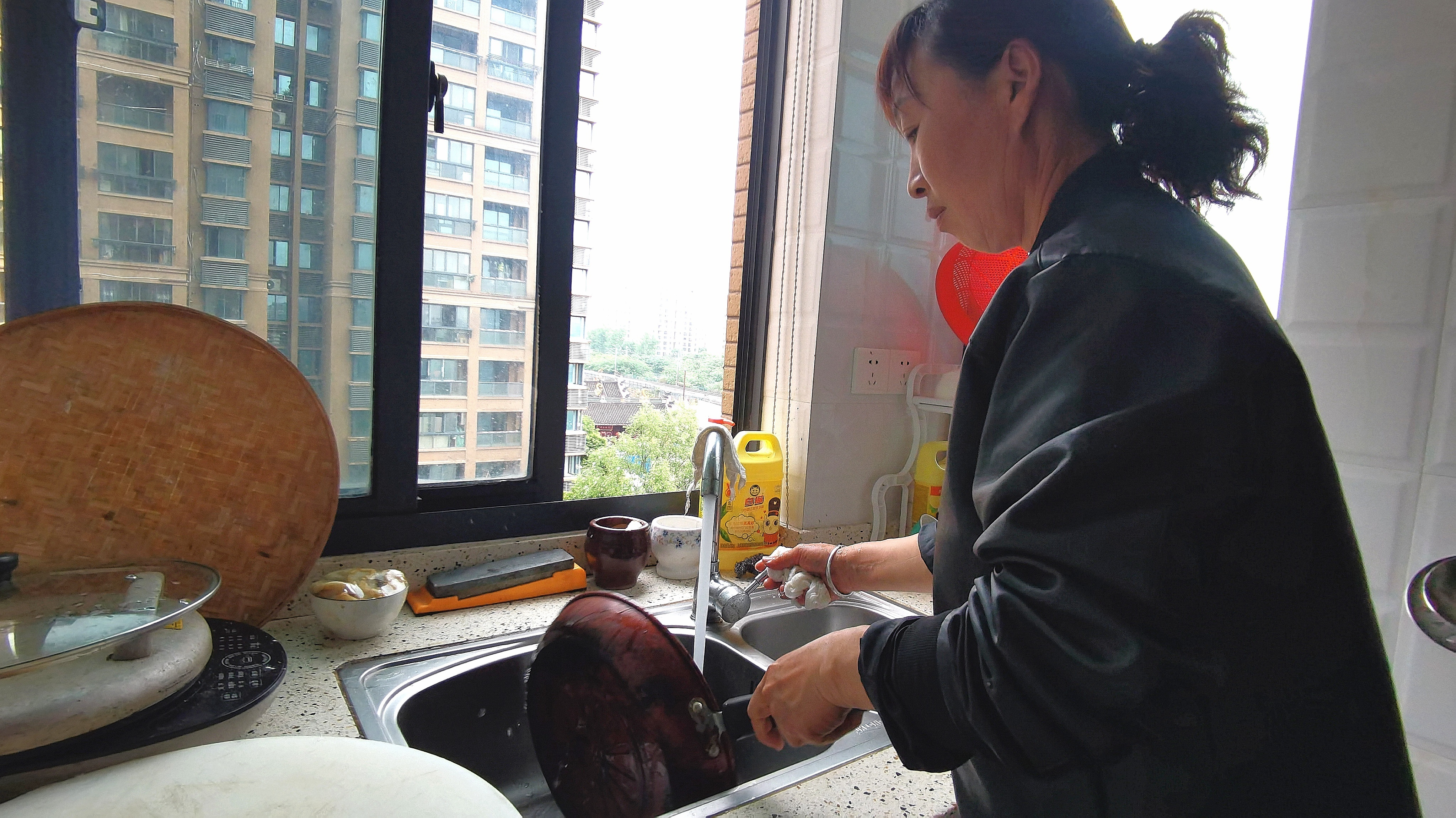 拎包入住新房，宁波环卫工夫妇：新市民住房保障政策，让我们有了家的感觉