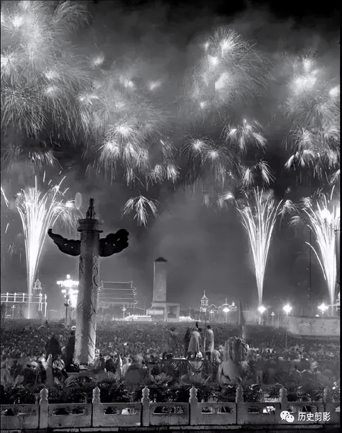 中国第一颗原子弹爆炸的时间,我国第一颗中子弹爆炸照片图文