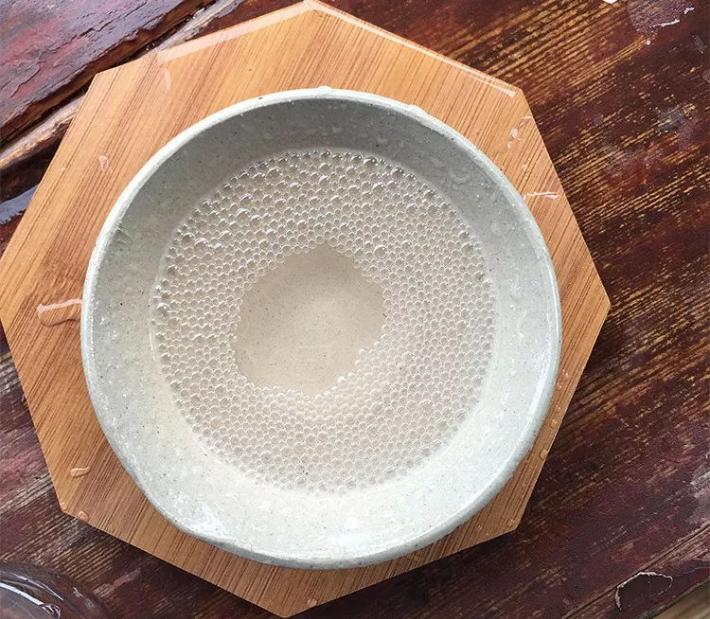 实体店买的酒怎么比网上贵好多,同一款酒不同商超价格不一样