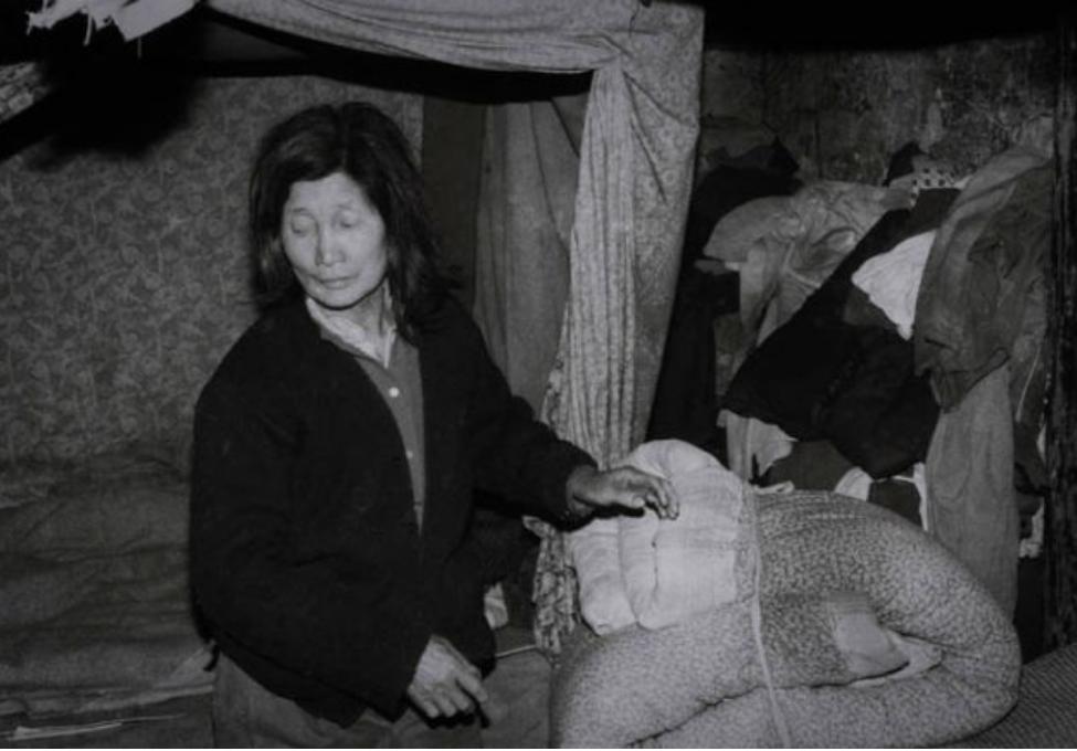 19年前，延安一对夫妻家中看黄碟被逮捕，后收到道歉并获赔3万元