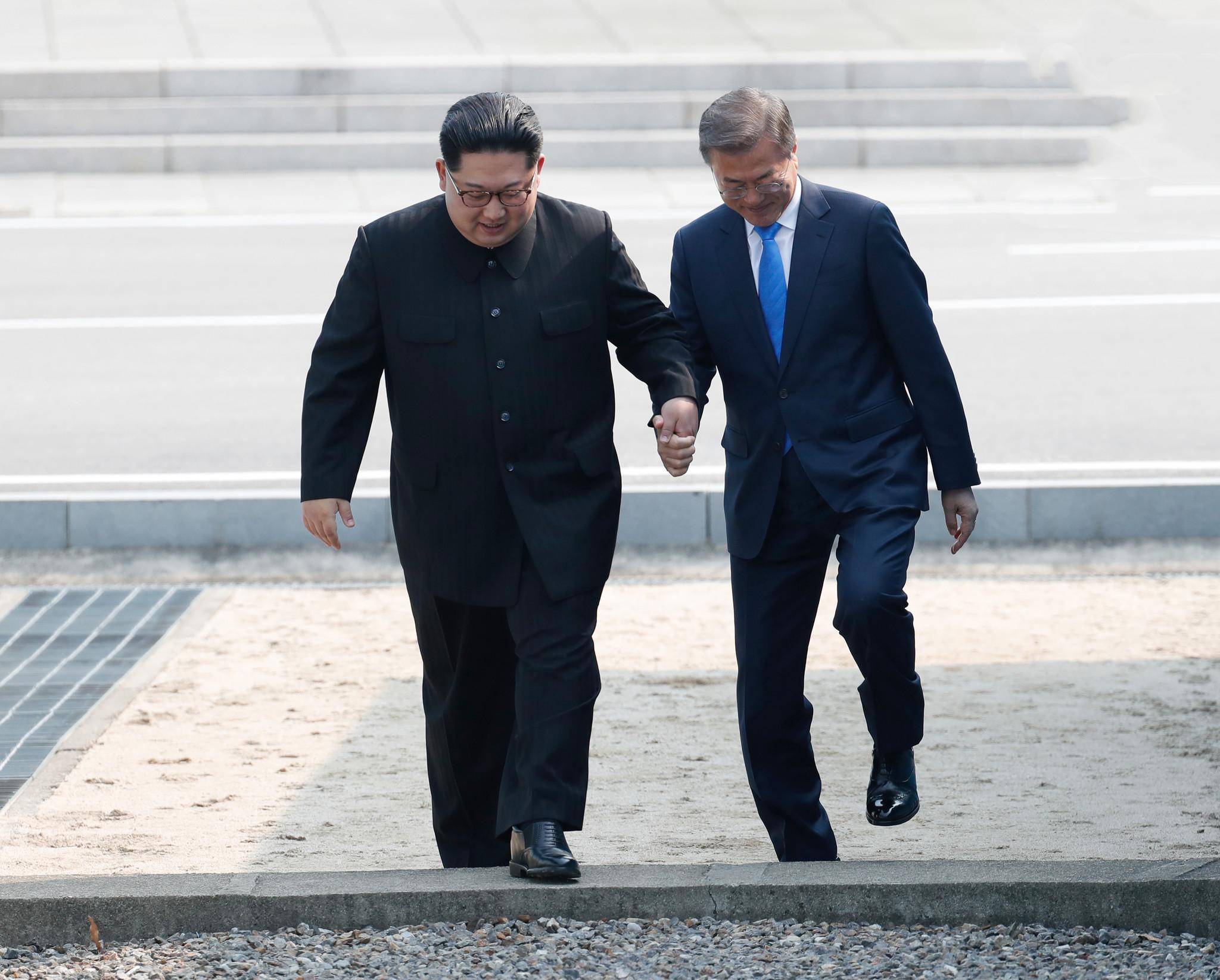 最新朝鲜向黄海发射多枚巡航导弹,韩国海军舰艇向朝鲜船舶发射炮弹