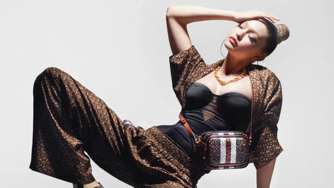 深度|从巴黎世家到Burberry，印花营销为何依然奏效？