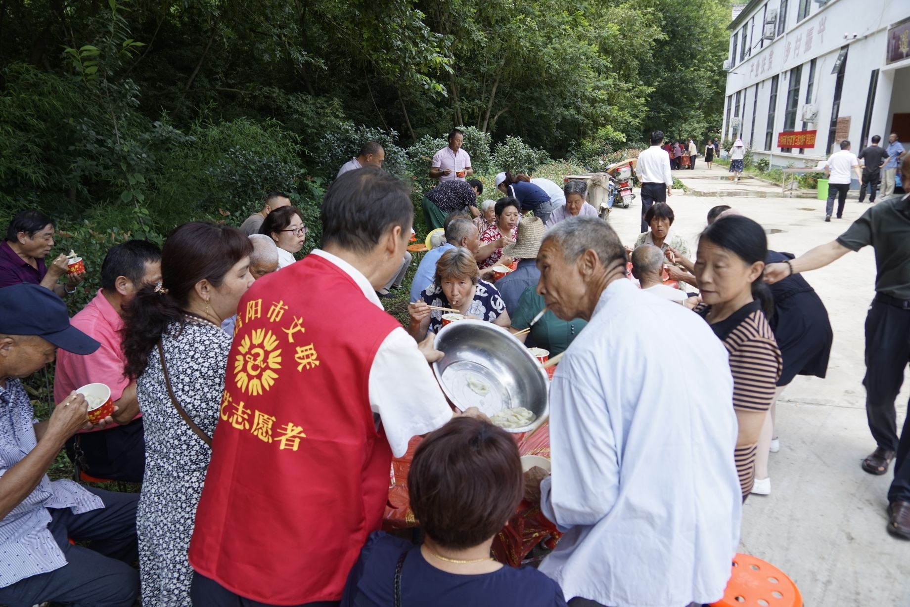 文艺轻骑兵信阳||青山苍苍土门粽香