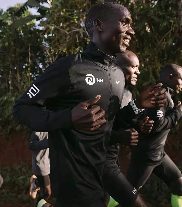 怎样练慢跑才能跑得更快,跑步只能慢跑不能跑快怎么回事