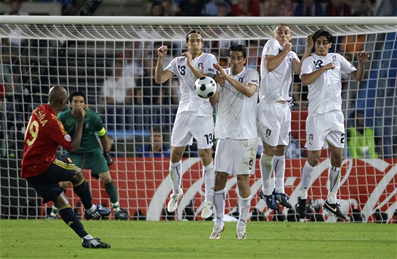 26岁还是巴西无名小卒，30岁却成西班牙主力，悍将被转会顾问拯救