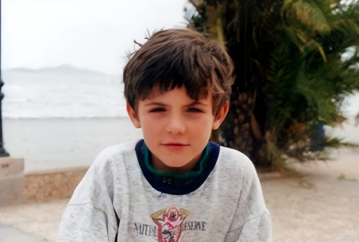 足坛球员童年照,足坛球星萌娃照