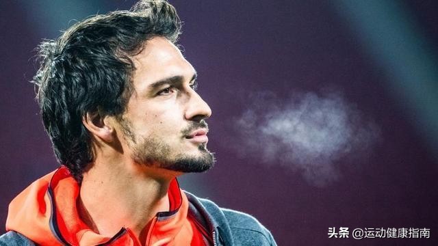 球场上奔跑的美好肉体，让女球迷疯狂的10大足球帅哥盘点，慎点哦