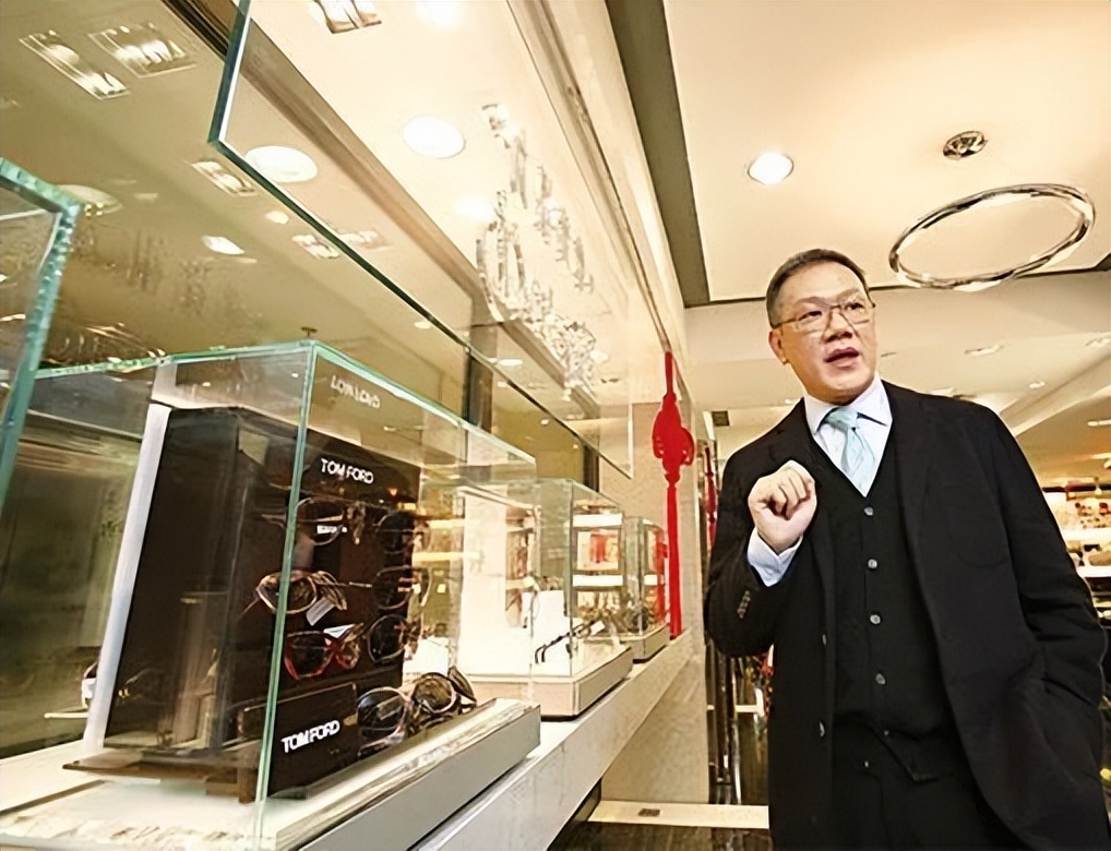 香港“铺王”波叔，狮子山下白手起家，两次大风浪后炒铺变卖铺