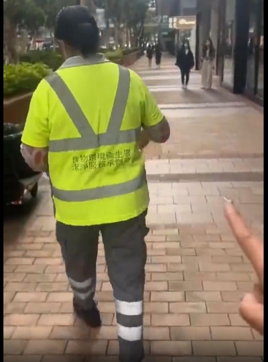 香港环卫工侮辱大陆女游客,香港环卫工人辱骂游客上热搜