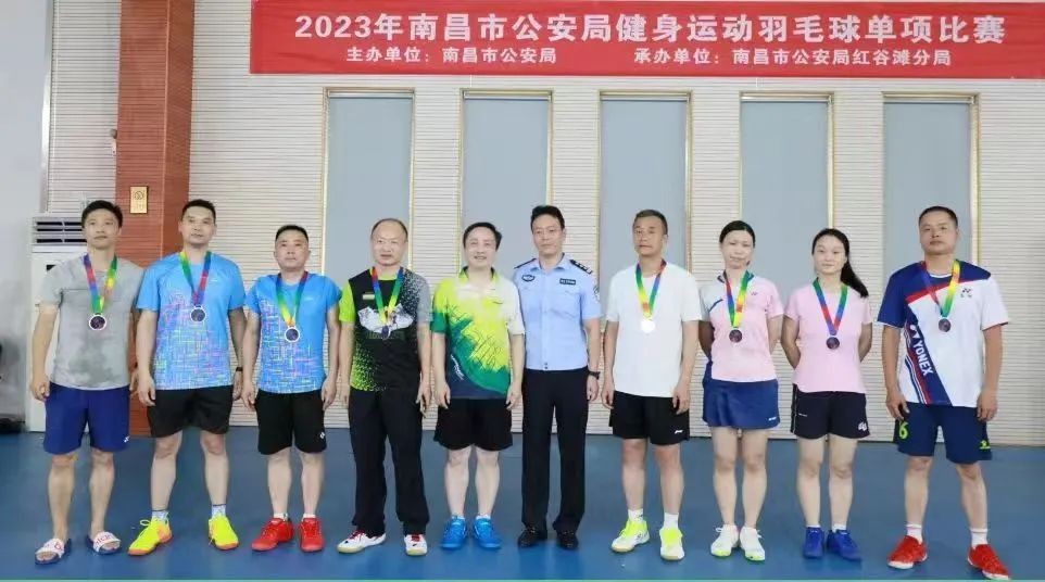 运动赛场彩旗飘,运动健儿赛场上精彩片段