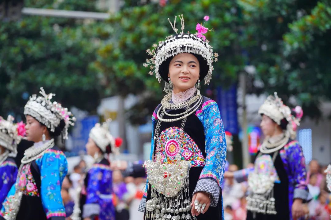 超震撼走秀场面,村超民族走秀完整版
