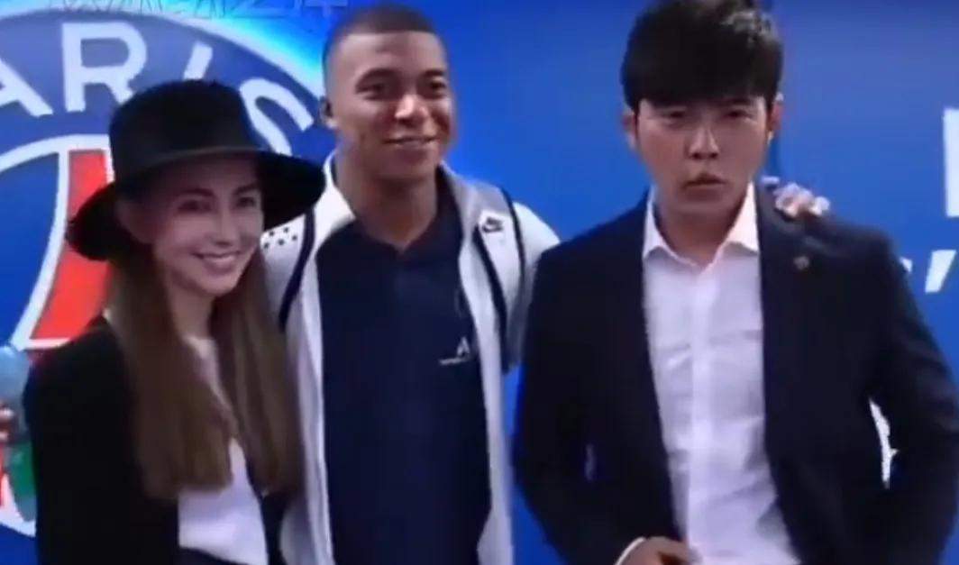 周杰伦足球事件,周杰伦用手玩足球被罚红牌了吗