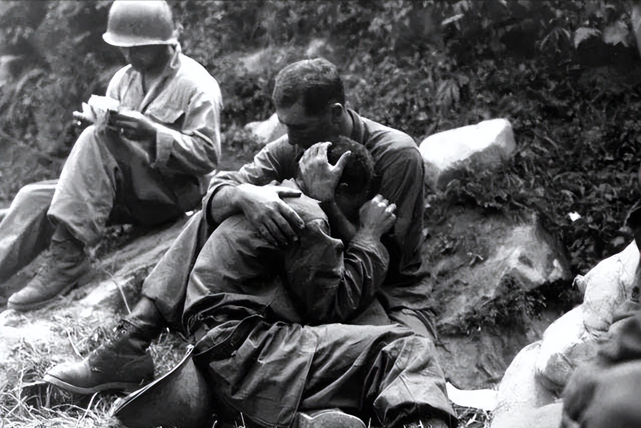 朝鲜战场美国老兵接受采访,外国记者在抗日战争采访中国军人