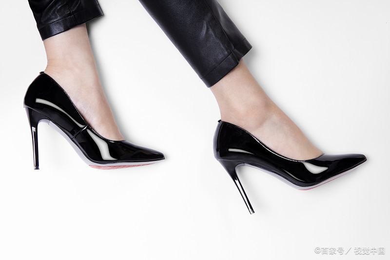 高跟鞋多高的跟最舒适,高跟鞋的鞋跟怎么选最合适